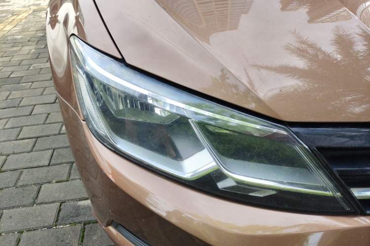 Used Volkswagen Lamando 2015 280TSI DSG Comfort Edition Right Front Headlight