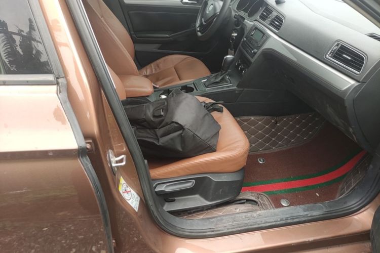 Used Volkswagen Lamando 2015 230TSI DSG Fashion Edition Right Front Seat