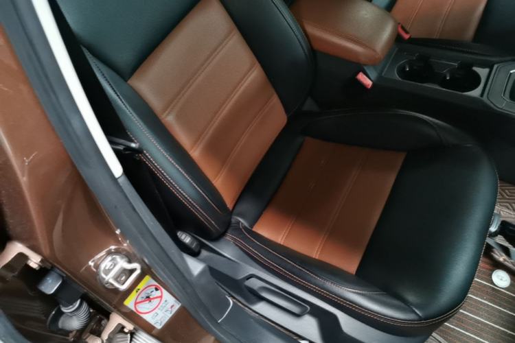 Used Volkswagen Lamando 2015 230TSI DSG Fashion Edition Right Front Seat