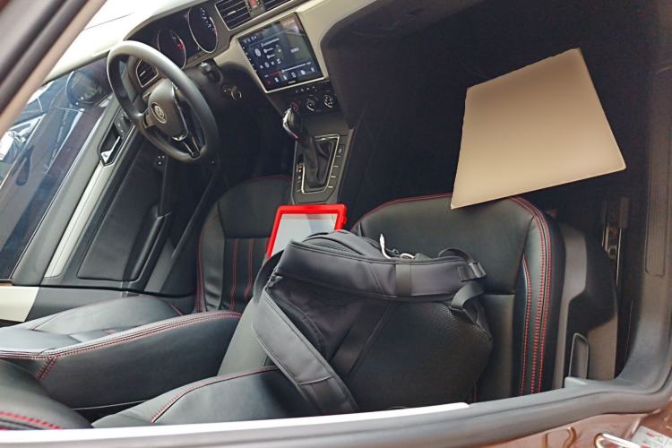 Used Volkswagen Lamando 2015 230TSI DSG Fashion Edition Right Front Seat