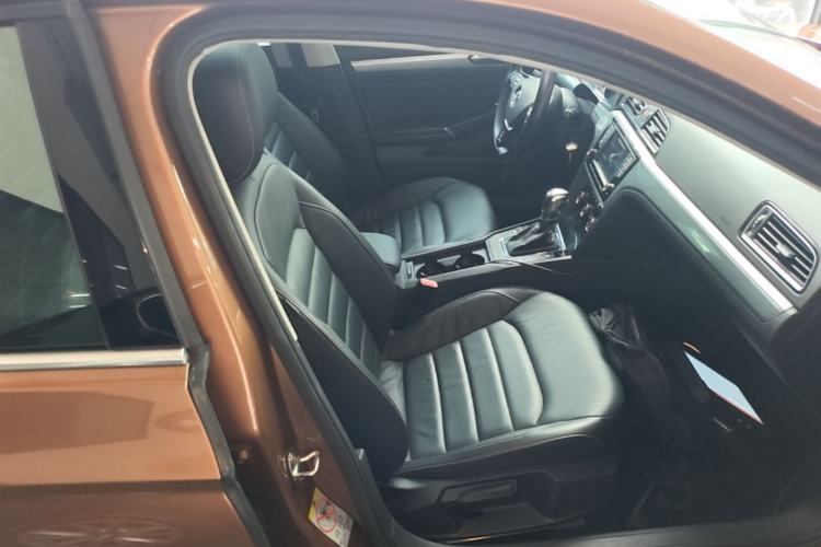 Used Volkswagen Lamando 2015 330TSI DSG Comfort Edition Right Front Seat