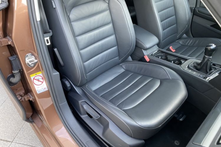 Used Volkswagen Lamando 2015 280TSI Manual Comfort Edition Right Front Seat