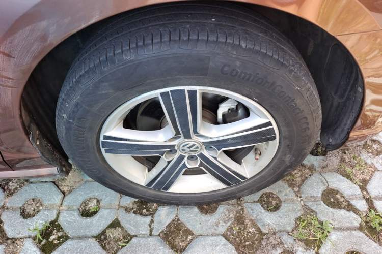 Used Volkswagen Lamando 2015 230TSI DSG Fashion Edition Right Front Wheel Hub