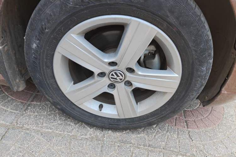 Used Volkswagen Lamando 2015 230TSI DSG Fashion Edition Right Front Wheel Hub