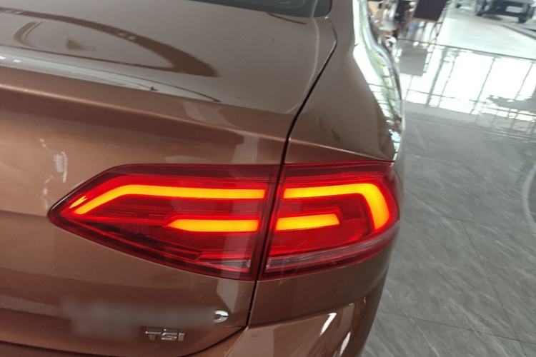 Used Volkswagen Lamando 2015 280TSI DSG Comfort Edition Right Rear Taillight