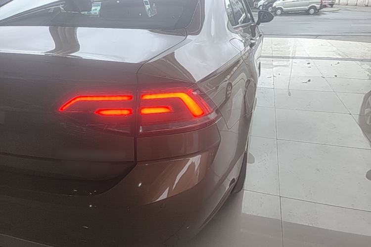 Used Volkswagen Lamando 2015 230TSI DSG Fashion Edition Right Rear Taillight