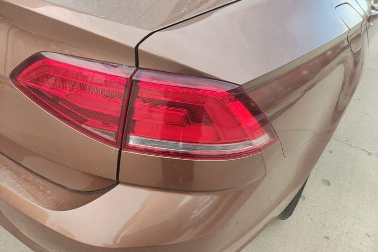 Used Volkswagen Lamando 2015 280TSI DSG Comfort Edition Right Rear Taillight