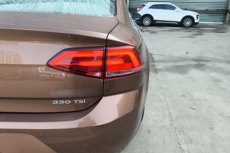 Used Volkswagen Lamando 2015 330TSI DSG Comfort Edition Right Rear Taillight