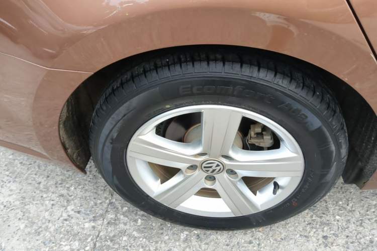 Used Volkswagen Lamando 2015 230TSI DSG Fashion Edition Right Rear Wheel Hub