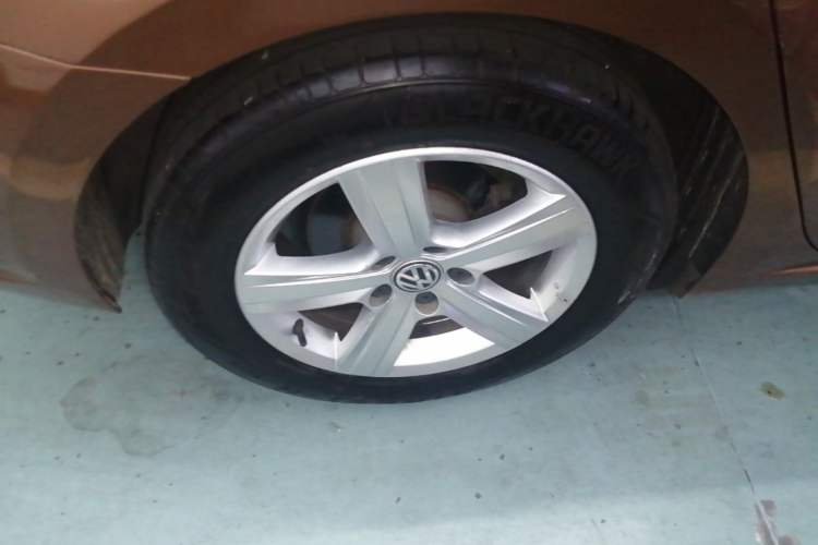 Used Volkswagen Lamando 2015 230TSI DSG Fashion Edition Right Rear Wheel Hub