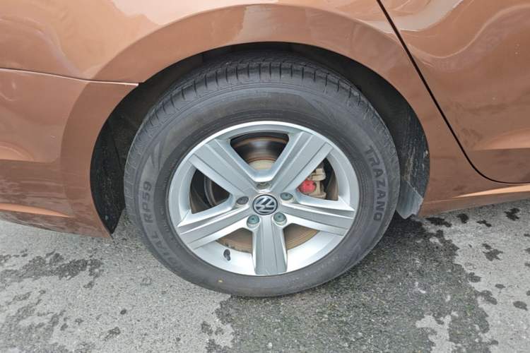 Used Volkswagen Lamando 2015 230TSI DSG Fashion Edition Right Rear Wheel Hub
