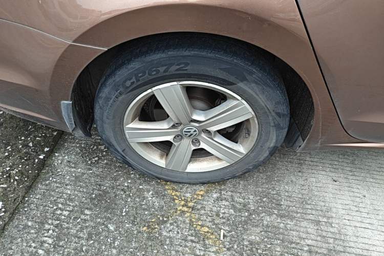 Used Volkswagen Lamando 2015 230TSI DSG Fashion Edition Right Rear Wheel Hub