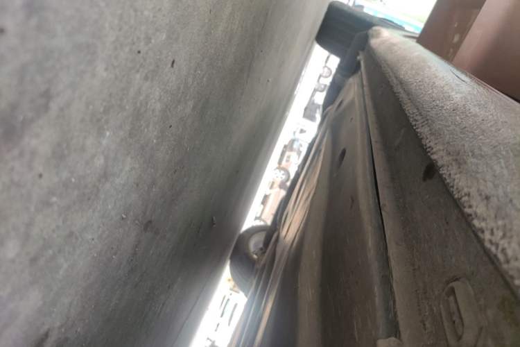 Used Volkswagen Lamando 2015 330TSI DSG Comfort Edition Right Side Sill