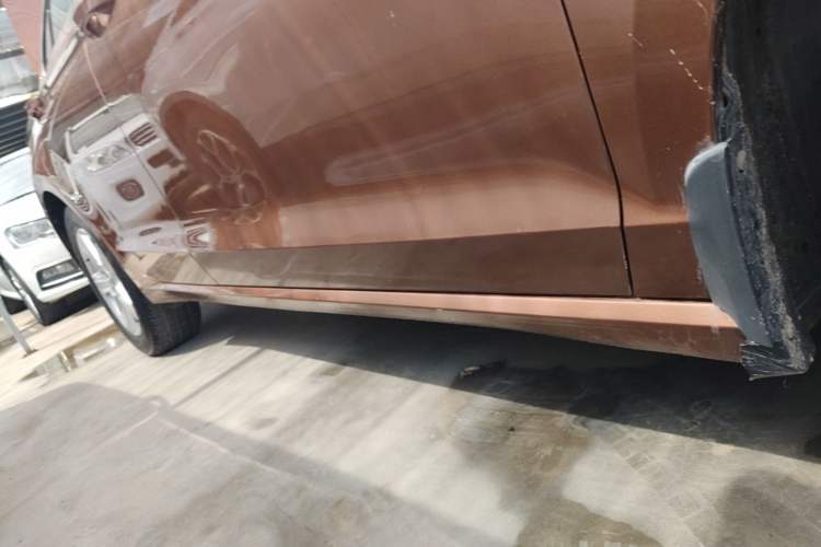 Used Volkswagen Lamando 2015 230TSI DSG Fashion Edition Right Side Sill