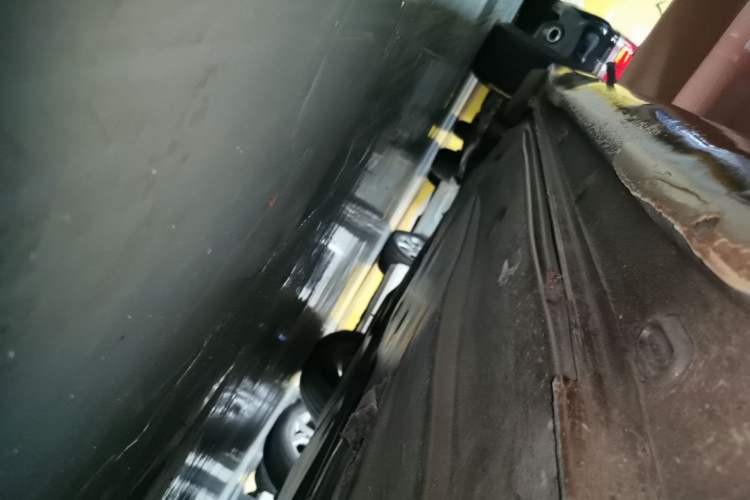 Used Volkswagen Lamando 2015 230TSI DSG Fashion Edition Right Side Sill
