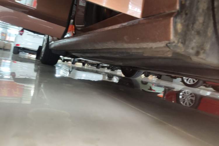 Used Volkswagen Lamando 2015 230TSI DSG Fashion Edition Right Side Sill