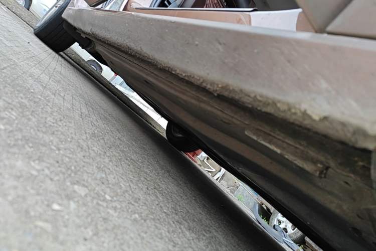 Used Volkswagen Lamando 2015 230TSI DSG Fashion Edition Right Side Sill