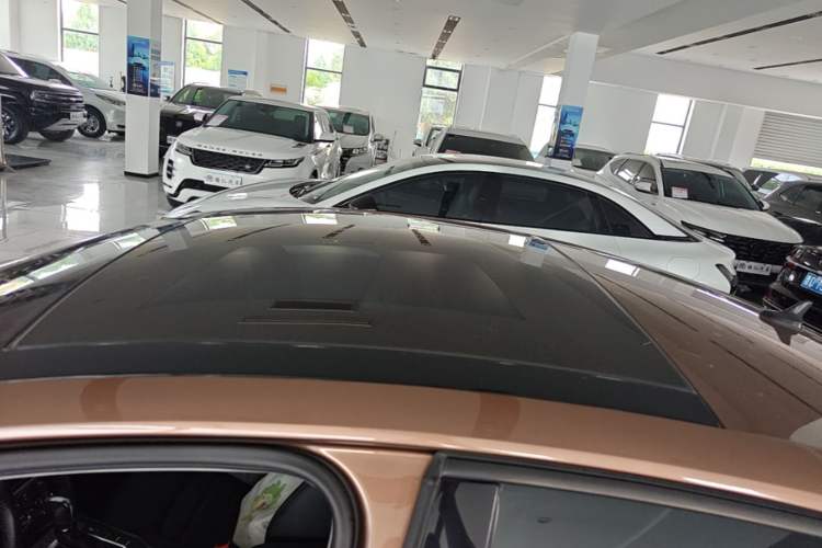 Used Volkswagen Lamando 2015 280TSI DSG Comfort Edition Roof