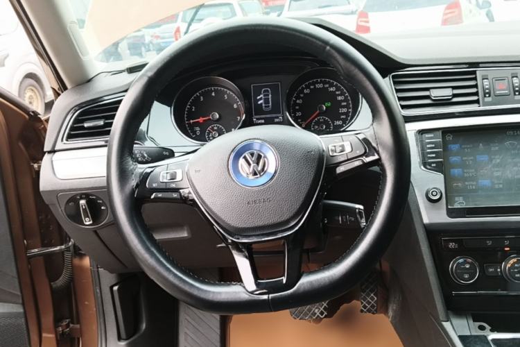 Used Volkswagen Lamando 2015 280TSI DSG Comfort Edition Steering Wheel