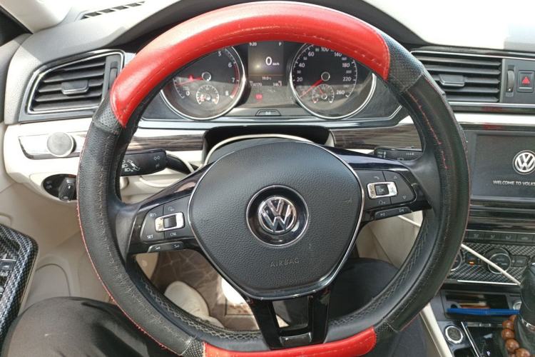 Used Volkswagen Lamando 2015 330TSI DSG Luxury Edition Steering Wheel