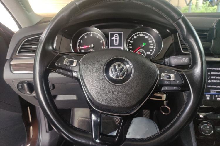 Used Volkswagen Lamando 2015 330TSI DSG Comfort Edition Steering Wheel