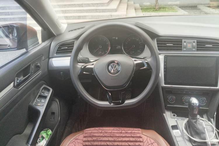 Used Volkswagen Lamando 2015 230TSI DSG Fashion Edition Steering Wheel