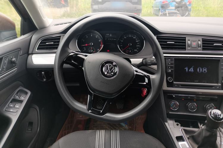 Used Volkswagen Lamando 2015 230TSI Manual Trend Edition Steering Wheel
