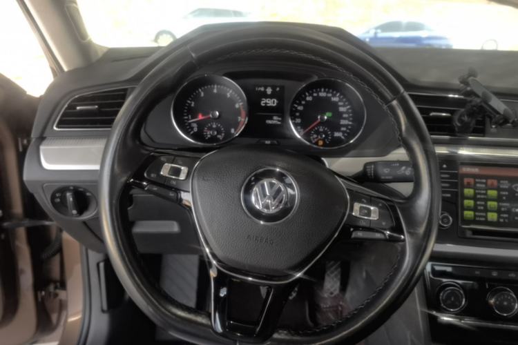 Used Volkswagen Lamando 2015 230TSI DSG Fashion Edition Steering Wheel