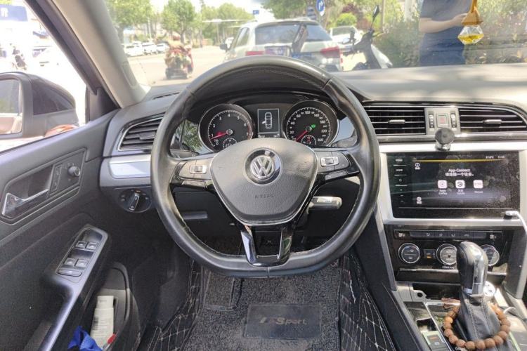 Used Volkswagen Lamando 2015 280TSI DSG Comfort Edition Steering Wheel
