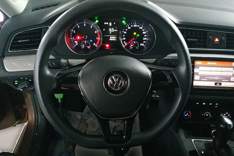 Used Volkswagen Lamando 2015 230TSI DSG Fashion Edition Steering Wheel