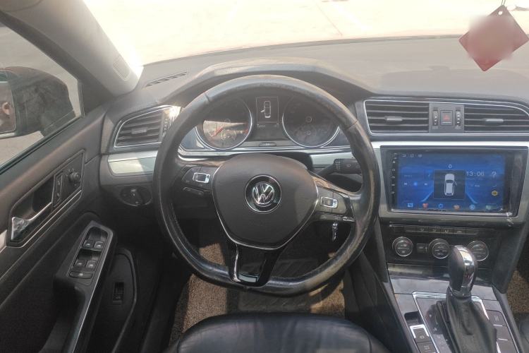 Used Volkswagen Lamando 2015 330TSI DSG Comfort Edition Steering Wheel