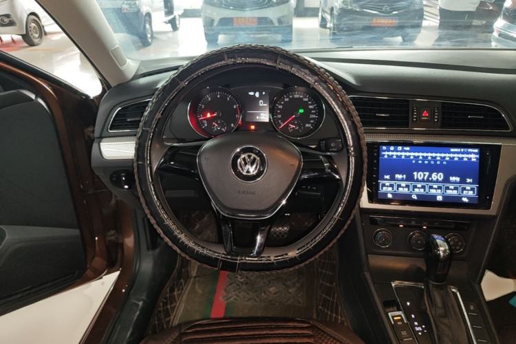 Used Volkswagen Lamando 2015 230TSI DSG Fashion Edition Steering Wheel