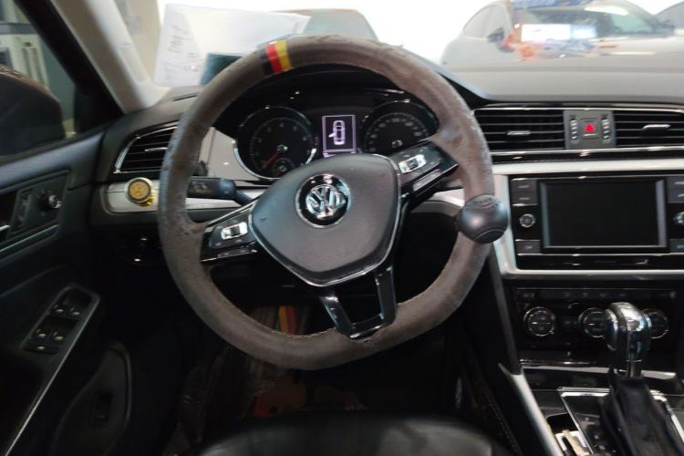Used Volkswagen Lamando 2015 280TSI DSG Comfort Edition Steering Wheel