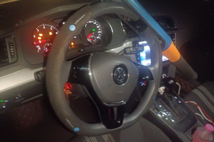 Used Volkswagen Lamando 2015 230TSI DSG Fashion Edition Steering Wheel