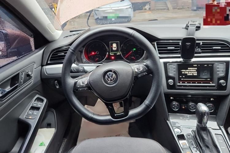 Used Volkswagen Lamando 2015 280TSI DSG Luxury Edition Steering Wheel