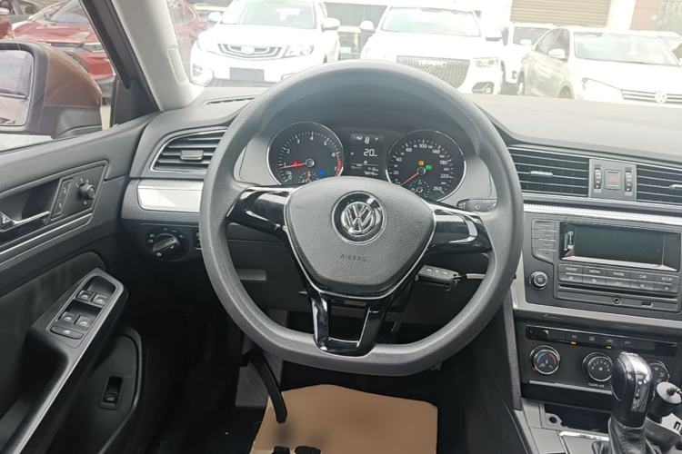 Used Volkswagen Lamando 2015 230TSI DSG Fashion Edition Steering Wheel