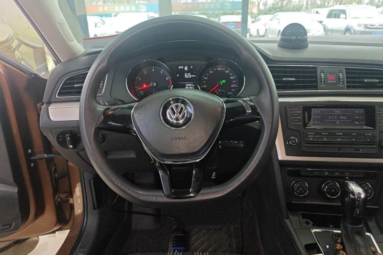 Used Volkswagen Lamando 2015 230TSI DSG Fashion Edition Steering Wheel