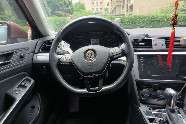 Used Volkswagen Lamando 2015 280TSI DSG Comfort Edition Steering Wheel