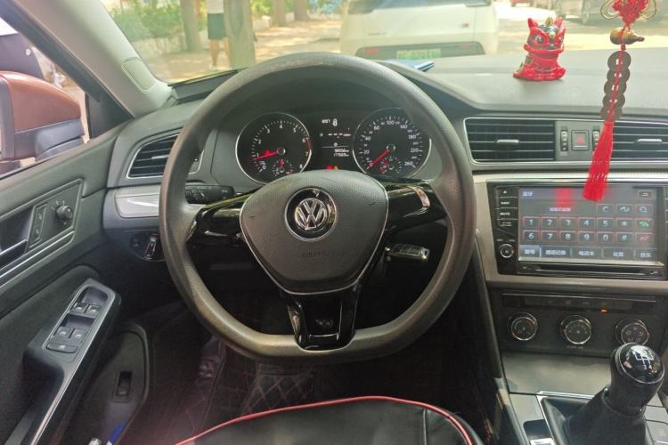 Used Volkswagen Lamando 2015 230TSI Manual Trend Edition Steering Wheel