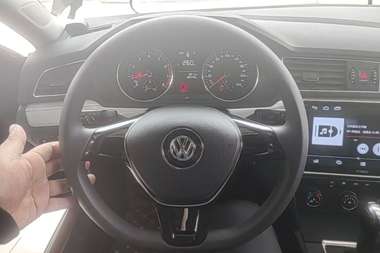 Used Volkswagen Lamando 2015 230TSI DSG Fashion Edition Steering Wheel