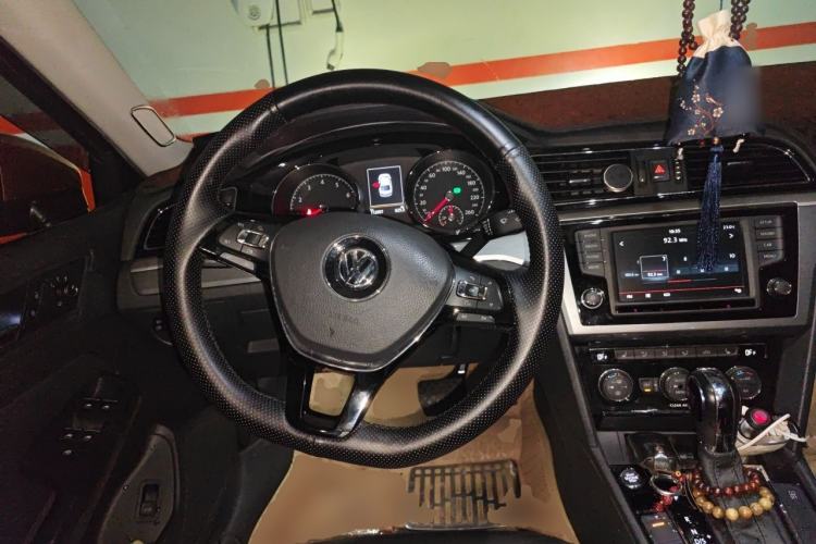 Used Volkswagen Lamando 2015 280TSI DSG Luxury Edition Steering Wheel