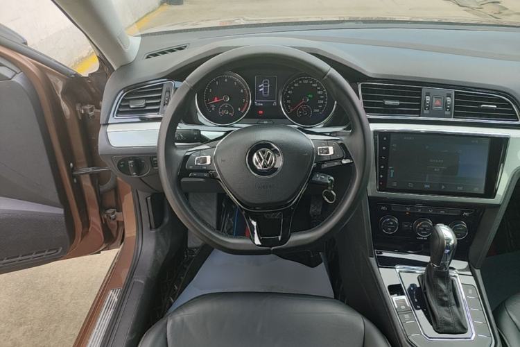 Used Volkswagen Lamando 2015 280TSI DSG Comfort Edition Steering Wheel