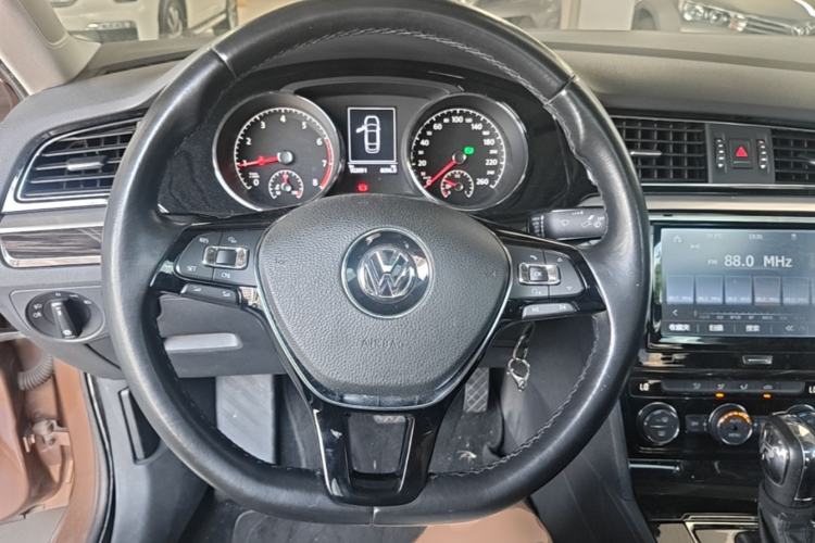 Used Volkswagen Lamando 2015 280TSI DSG Comfort Edition Steering Wheel