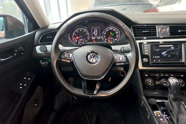 Used Volkswagen Lamando 2015 330TSI DSG Comfort Edition Steering Wheel