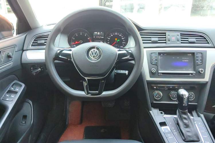 Used Volkswagen Lamando 2015 230TSI DSG Fashion Edition Steering Wheel
