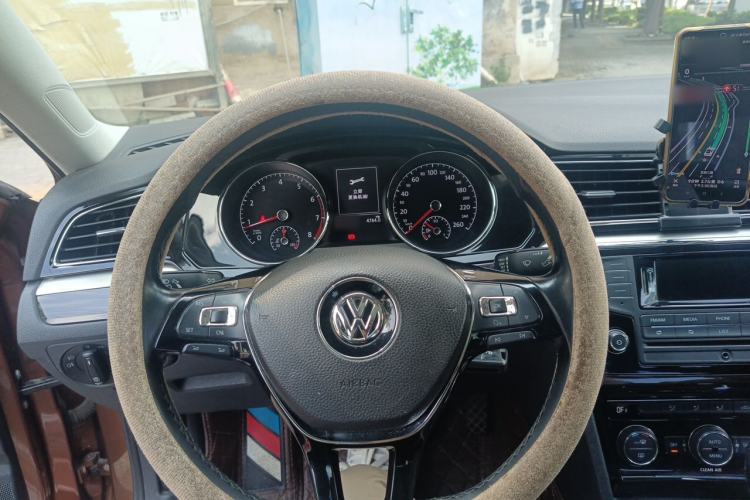 Used Volkswagen Lamando 2015 280TSI DSG Comfort Edition Steering Wheel