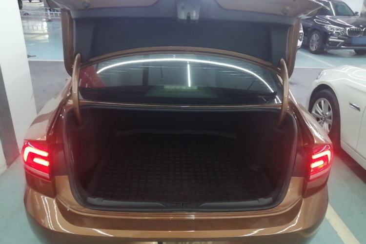 Used Volkswagen Lamando 2015 230TSI DSG Fashion Edition Trunk