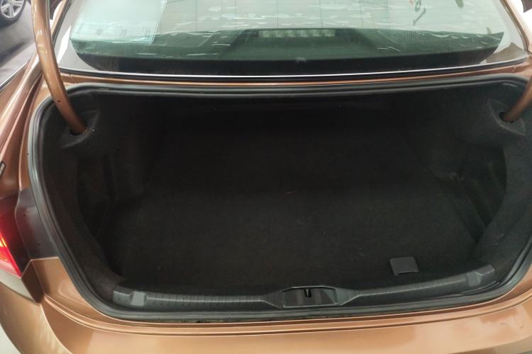 Used Volkswagen Lamando 2015 280TSI DSG Comfort Edition Trunk