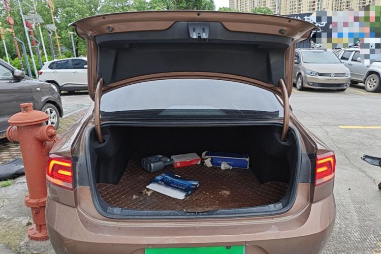 Used Volkswagen Lamando 2015 230TSI DSG Fashion Edition Trunk