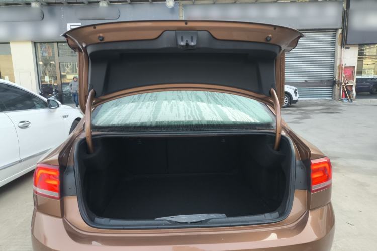 Used Volkswagen Lamando 2015 330TSI DSG Comfort Edition Trunk